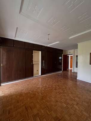 4 Bed Townhouse with En Suite in Lavington image 13