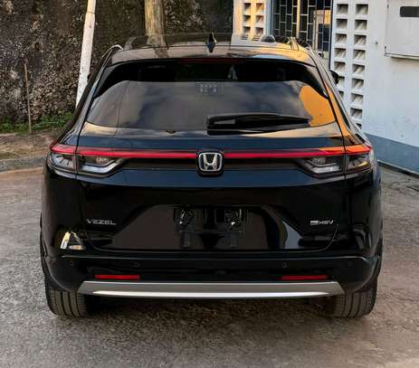 Honda vezel newshape hybrid image 4