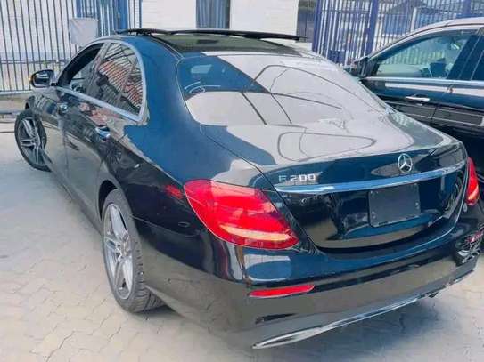 Mercedes Benz E200 image 8