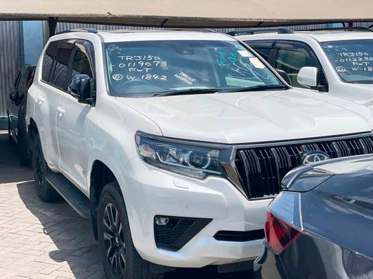 TOYOTA LANDCRUISER PRADO TX.L 2019MODEL SUNROOF  7 SEATER image 2