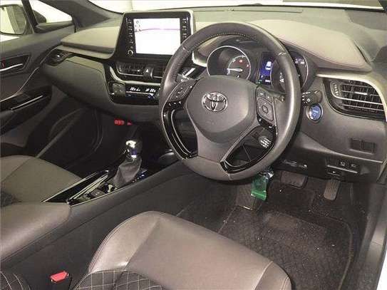 2020 TOYOTA C-HR HYBRID G image 5
