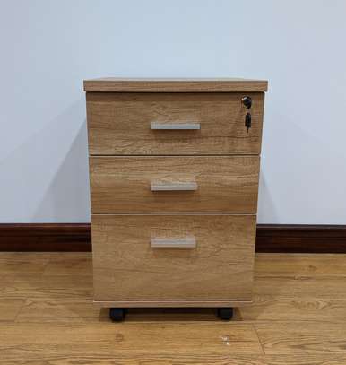 3-Drawer Mobile Pedestal in Dark Oak image 5