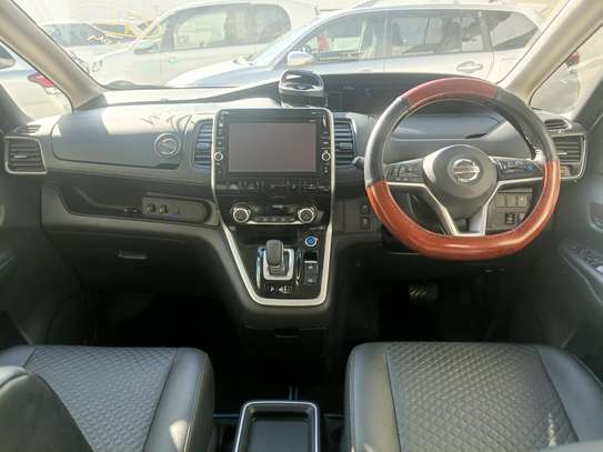 Nissan Serena empower image 8