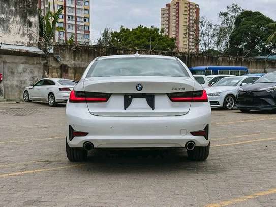 BMW 320i 2019 IM sport image 12