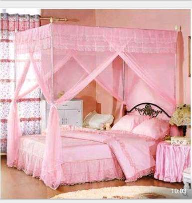 4-stand mosquito net with a metallic frame image 3