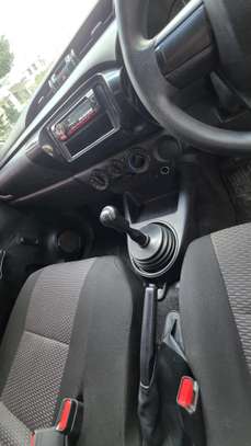 Toyota Hilux single cabin 4w image 5