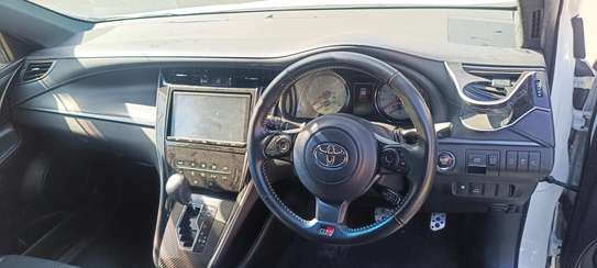 Toyota Harrier GR White 2018 2WD image 7