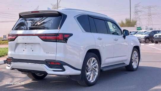 Lexus LX600 2023 White Fully loaded image 9