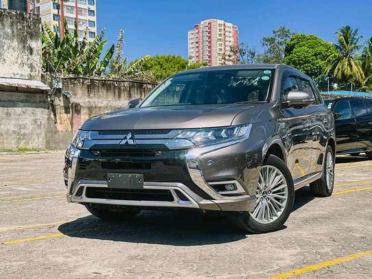 Mitsubishi outlander PHEV Gold 2018 image 3