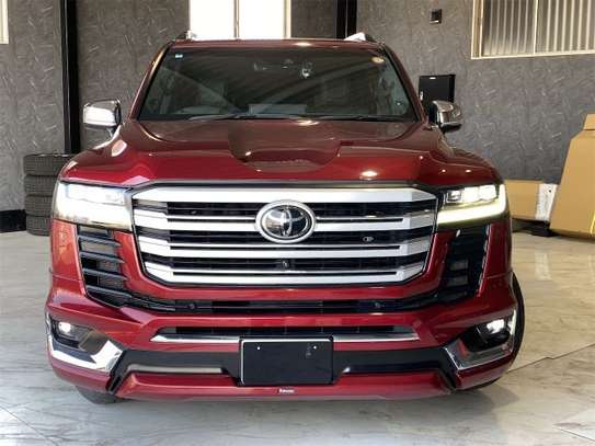 2022 TOYOTA LAND CRUISER image 3