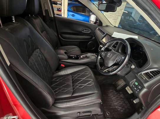 Honda vezel,wine red,2019 fully loaded image 11