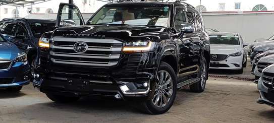 Toyota land Cruiser ZX Diesel ⛽ Black 2021 image 2