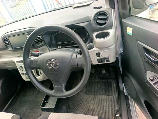 Toyota pixis image 10