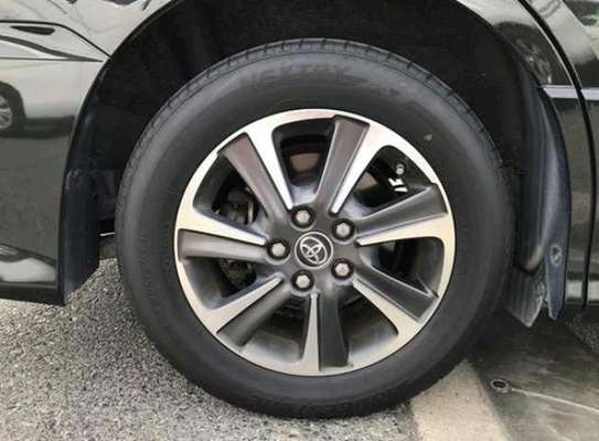 Toyota Voxy Black Si grade 2018 image 4