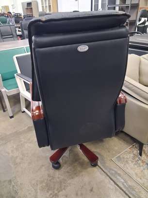 Directors Leather Office Chair image 7