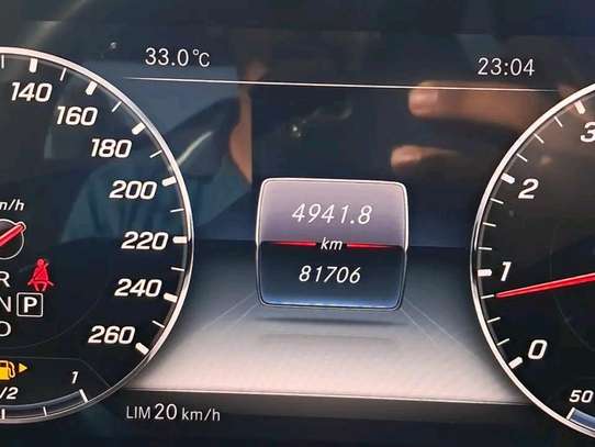 Mercedes Benz  E300 image 6