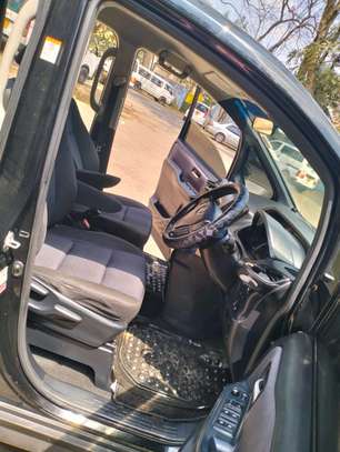 TOYOTA NOAH NEW SHAPE 2015 MODEL. image 11