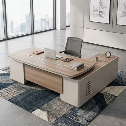 2.2M Executive L-shaped Table image 4