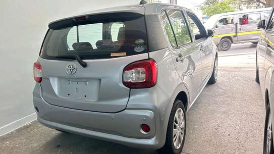 Toyota Compact 4-Door Hatchback Silver image 2