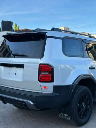 Toyota land cruiser prado J250 image 6