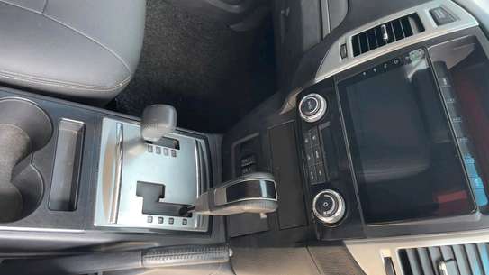 MITSUBISH PAJERO 2017MODEL DIESEL image 4