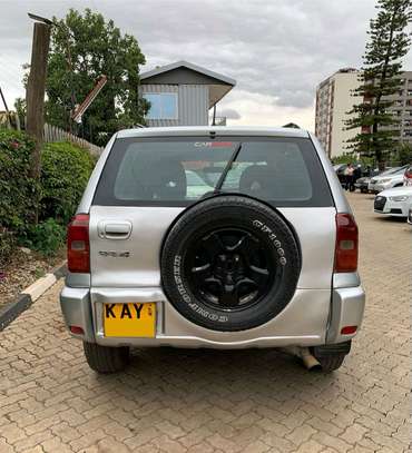 Toyota RAV4 4WD image 11