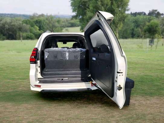 Toyota land cruiser prado image 6