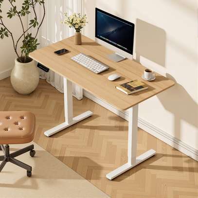 Standing Desk: 1.4m Adjustable Office Desk In Keroka image 4
