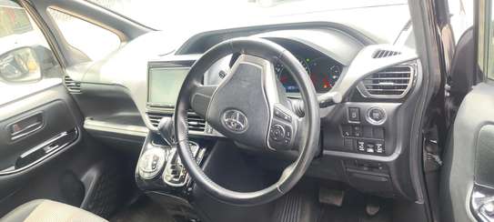 Toyota Voxy ZR grade black 2018 image 6