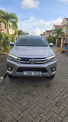 TOYOTA HILUX DOUBLE CABIN 2017MODEL DIESEL image 5