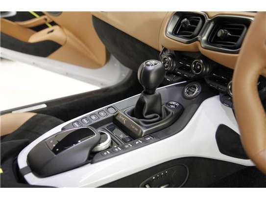 2022 ASTON MARTIN VANTAGE AMR HERO EDITION image 12