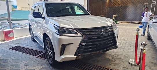 Lexus LX570 Sport White 2018 image 2