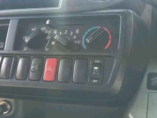 Toyota Dyna image 6