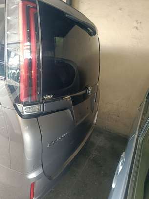 Toyota Esquire hybrid gold 2019 image 8