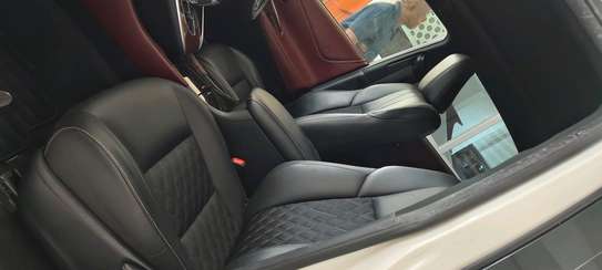 Toyota Harrier premium white 2017 2wd Sunroof image 5