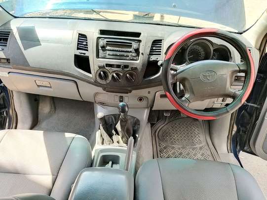 TOYOTA HILUX DOUBLE CAB MANUAL 4WD OPTIONAL 2006 MODEL image 8