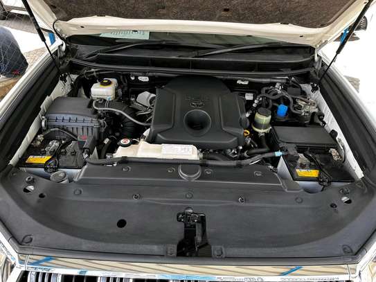 Toyota Land Cruiser Prado TZG image 8
