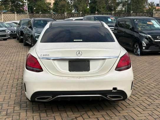 Mercedes benz C200 newshape image 6