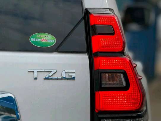 Toyota landcruiser Prado TZG image 2