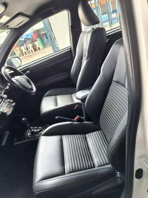 Toyota corolla Axio hybrid WxB 2019 image 6