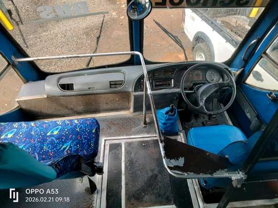 ISUZU FRR33 SCHOOL BUS image 5