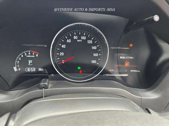 HONDA VEZEL HON HYBRID image 2