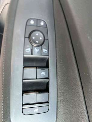 Toyota Rav4 hybrid image 4