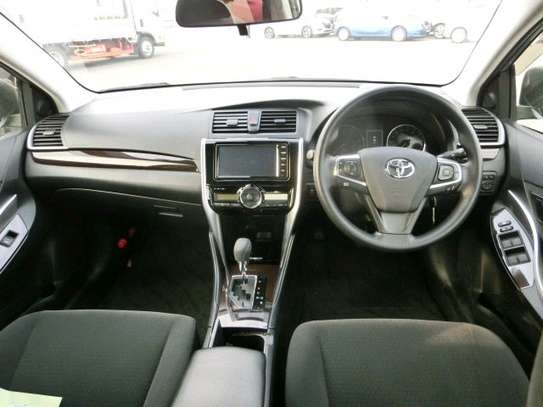 Toyota premio image 5