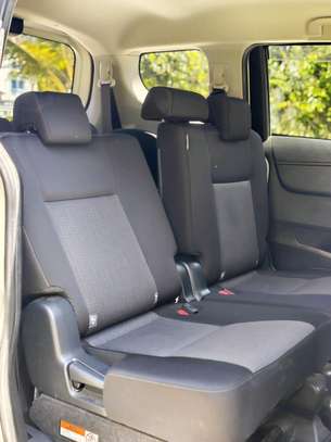 Toyota Sienta hybrid 7seater white 2019 image 9