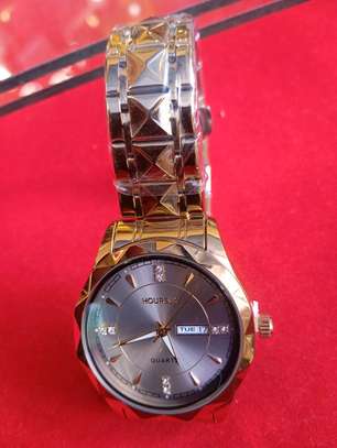 Hourly day and date watch. image 3