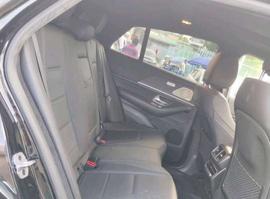 Mercedes Benz GLE 400d image 14