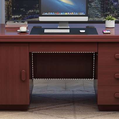 Office Tables: Office Desk Set With Smooth Table Top image 4