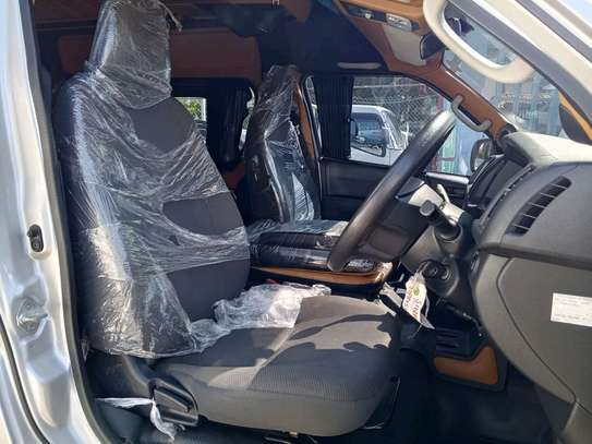 toyota hiace commuter 9l manual on offer image 9