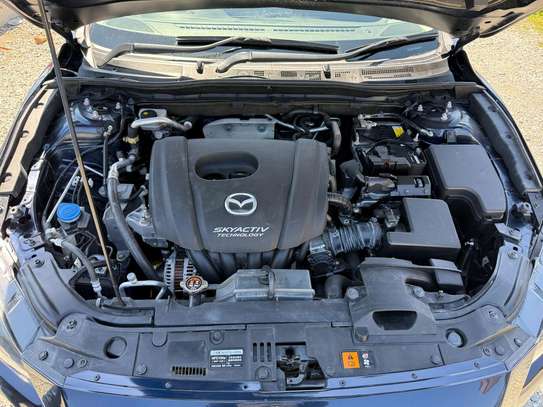 Mazda Axela image 6